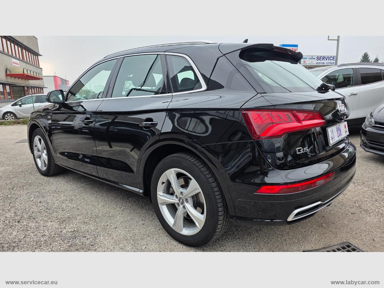 AUDI Q5 35 TDI quattro S tr. S-LINE