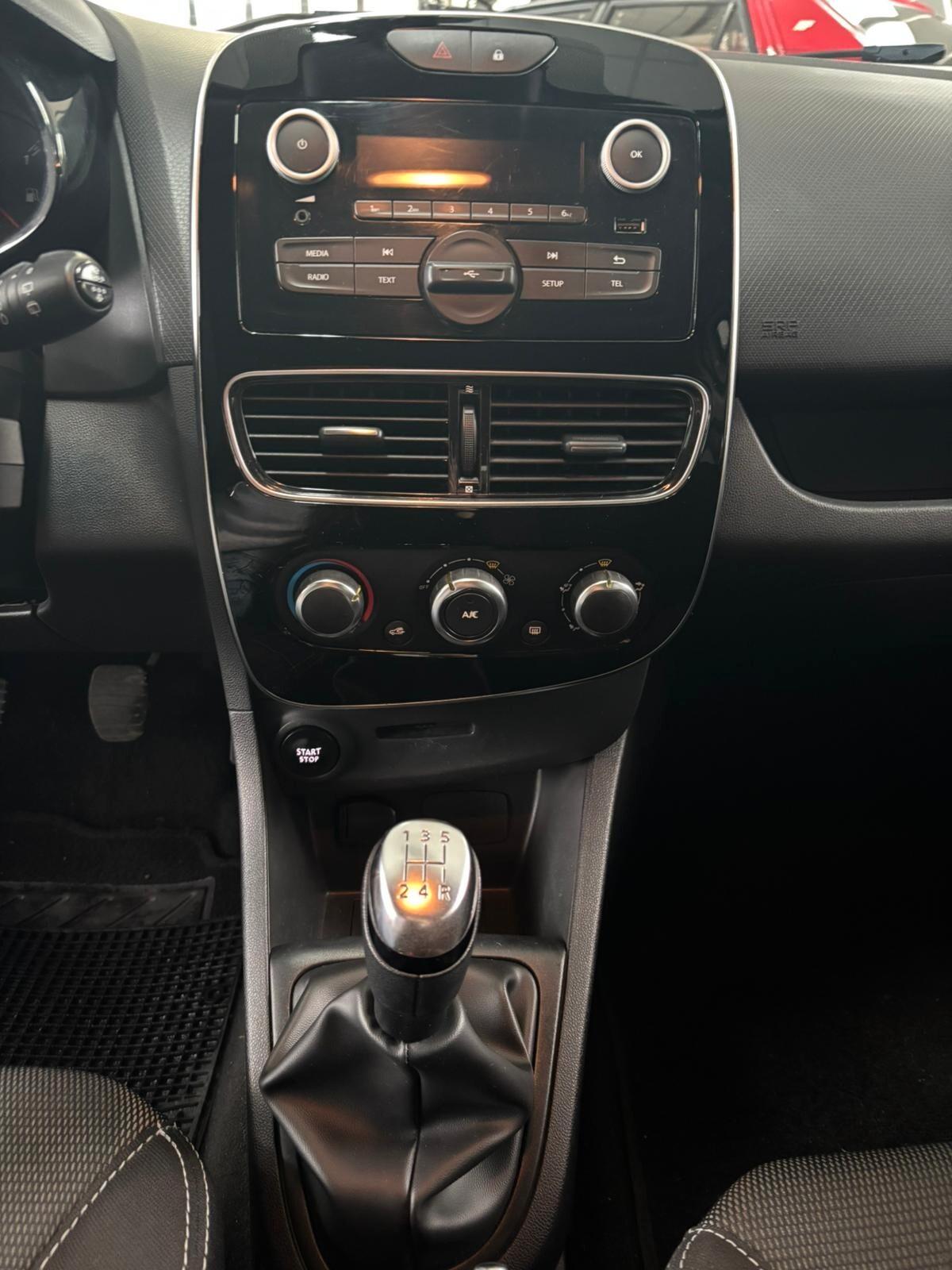Renault Clio 1.2 75CV 5 porte Zen NEOPATENTATI
