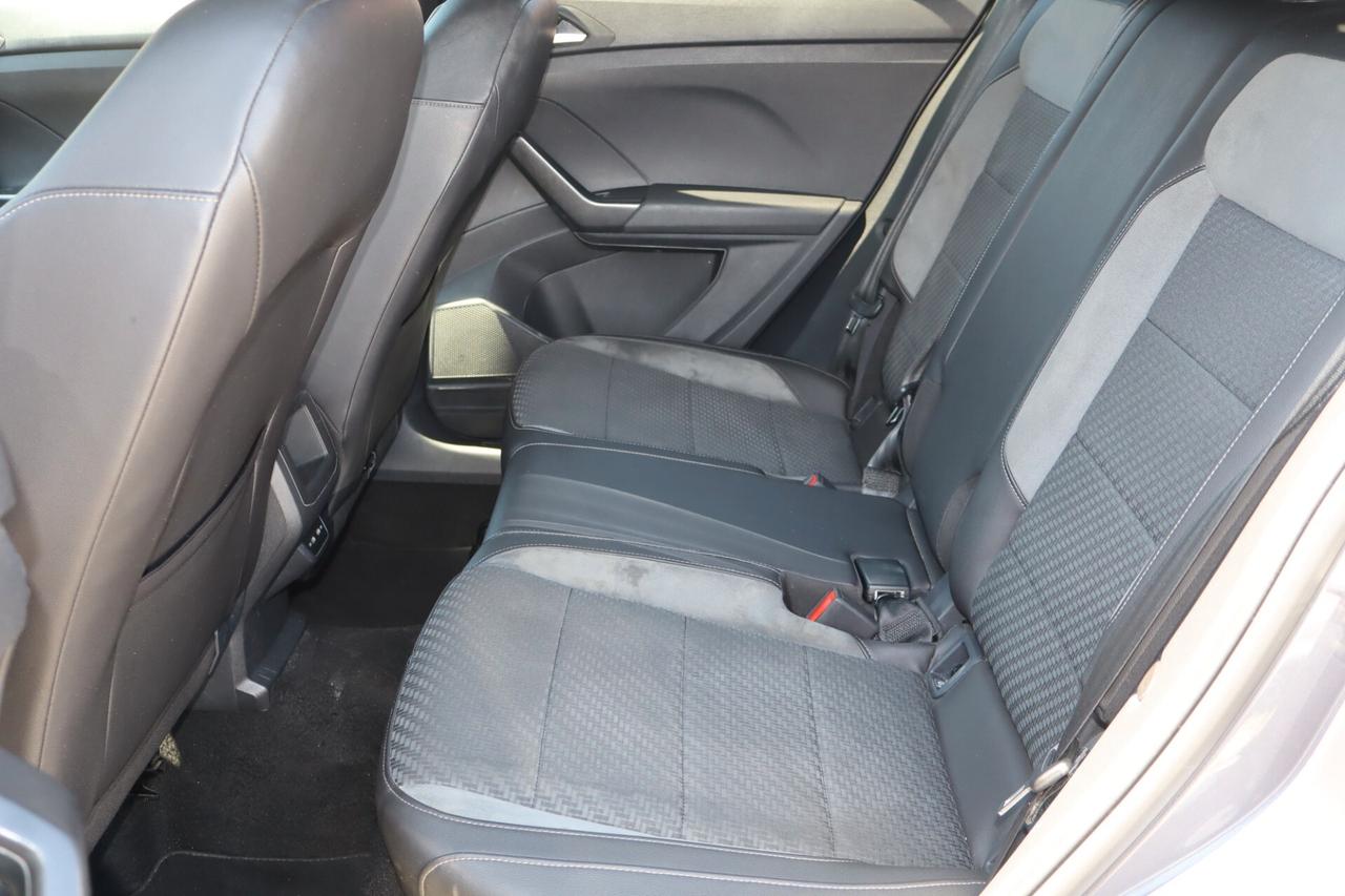Volkswagen T-Cross 1.0cc TSI 110cv DSG Sport R-Line