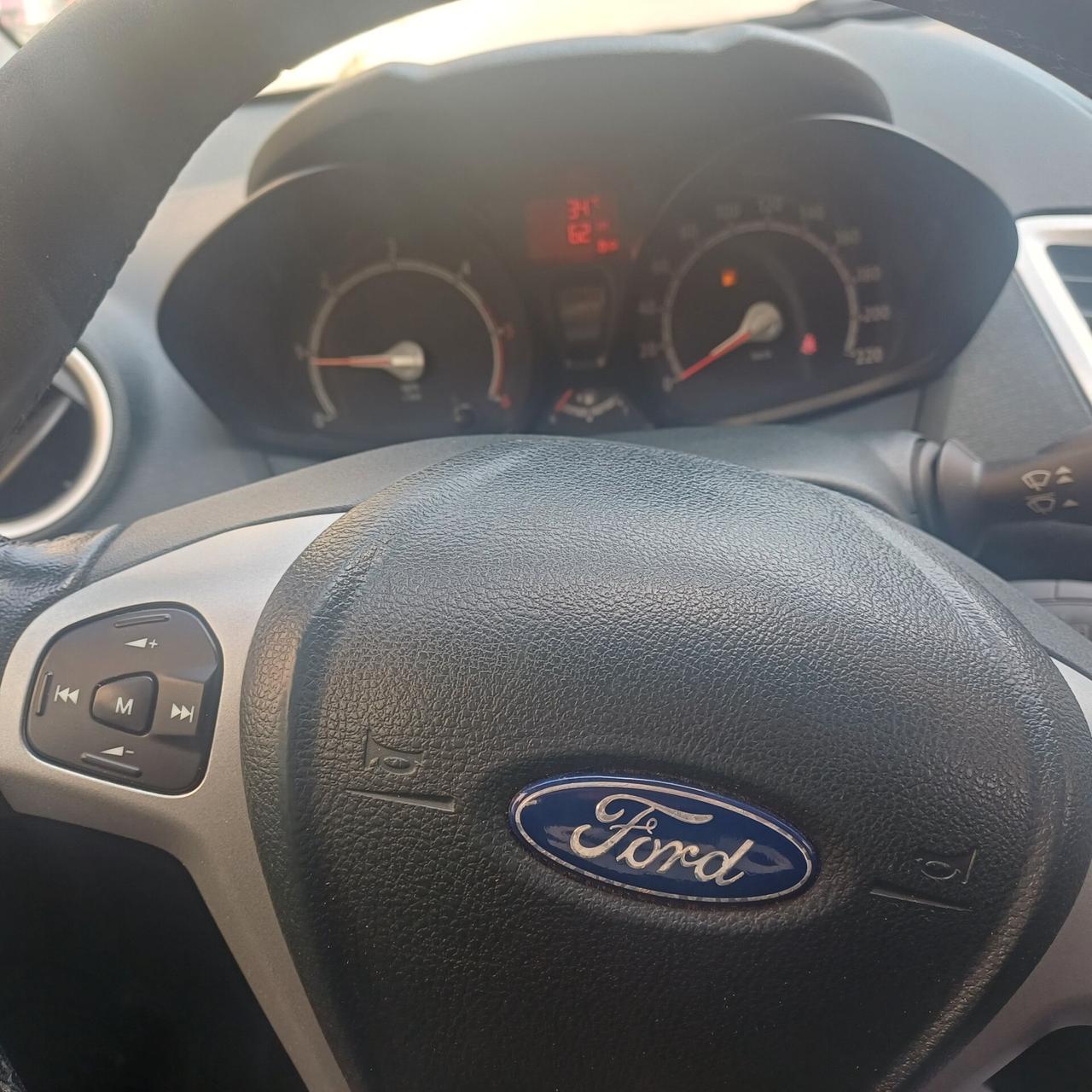 Ford Fiesta 1.4 TDCi 70CV 5 porte Titanium