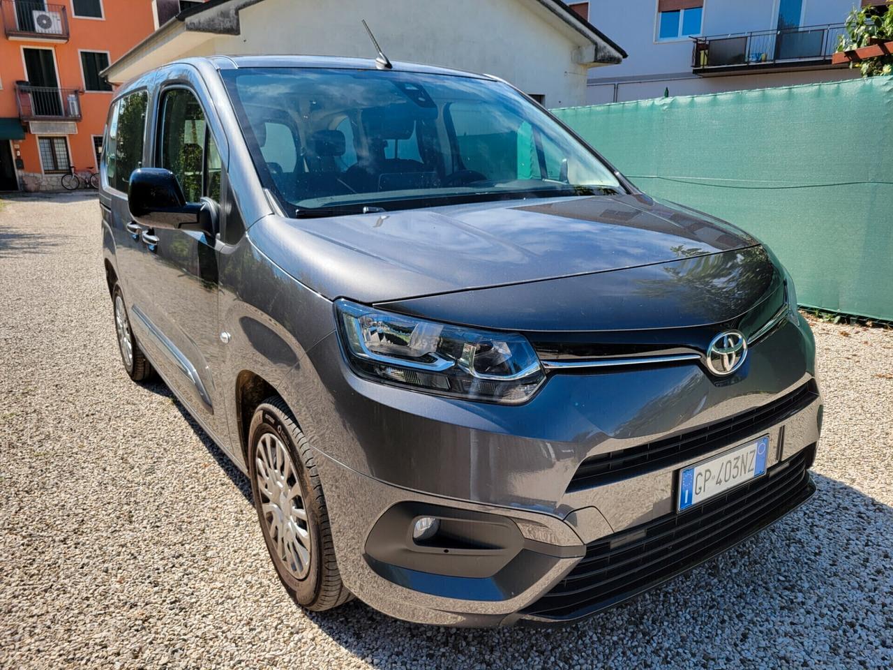 Toyota Proace City Verso NOLEGGIO 1.2cc 110cv 7 posti