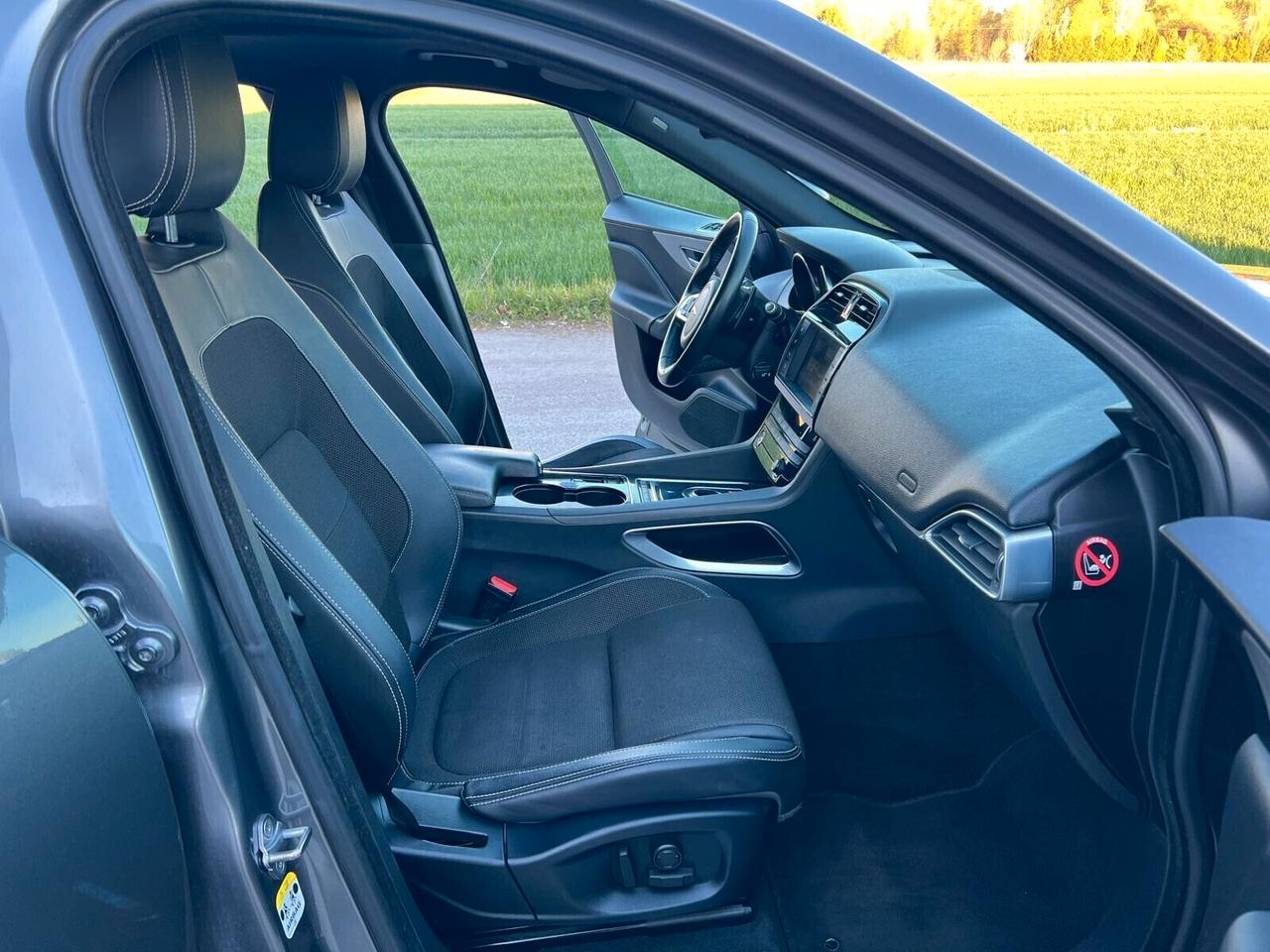 Jaguar F-Pace 2.0 D 180 CV AWD aut. R-Sport