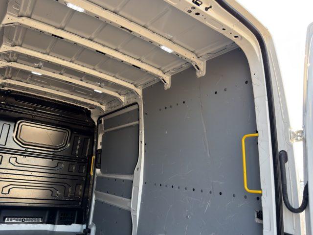 VOLKSWAGEN Crafter 2.0TDI 140CV L3H3