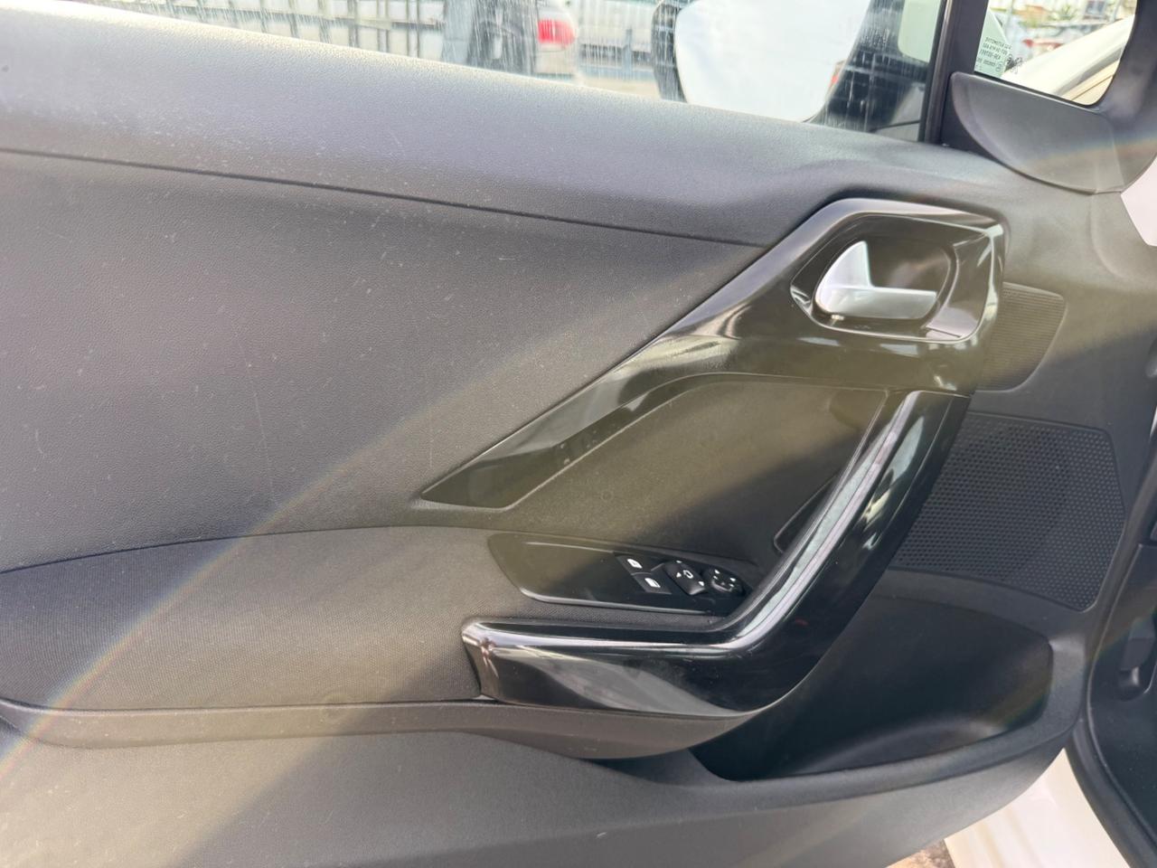 Peugeot 208 1.2 Benzina 82 5 porte Allure