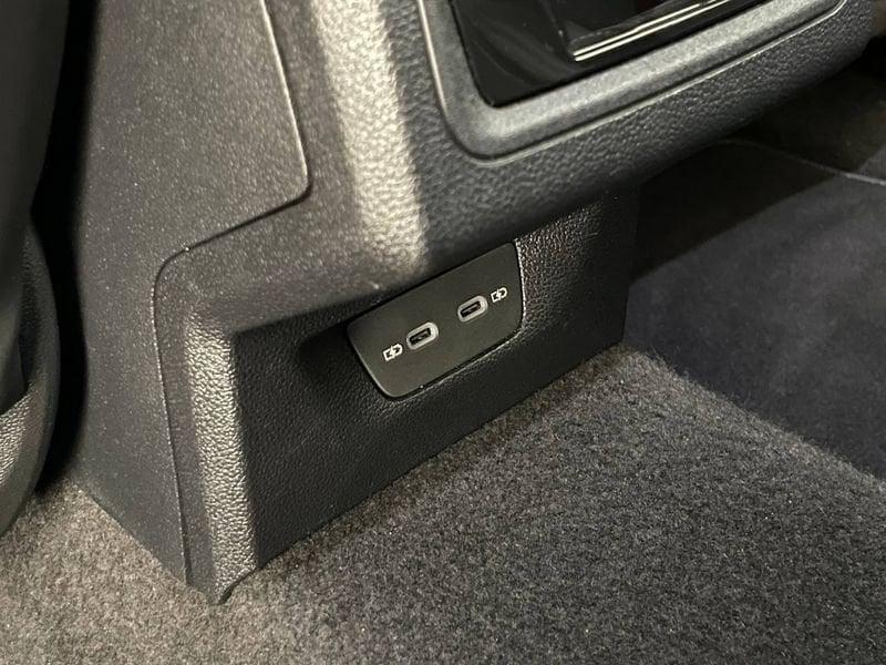 Volkswagen Golf Golf 2.0 TDI 150 CV DSG SCR R-Line