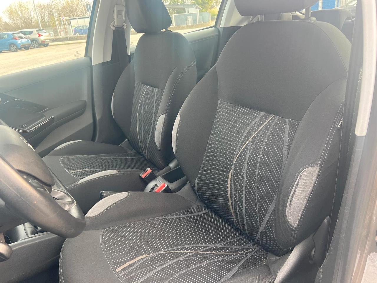 Peugeot 208 1.2 VTi 82 CV 5 porte Allure