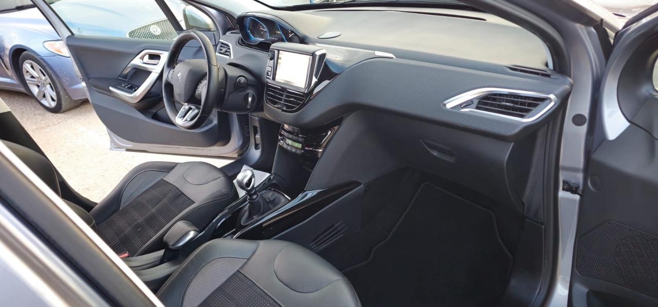 Peugeot 2008 BlueHDi 120 S&S Crossway