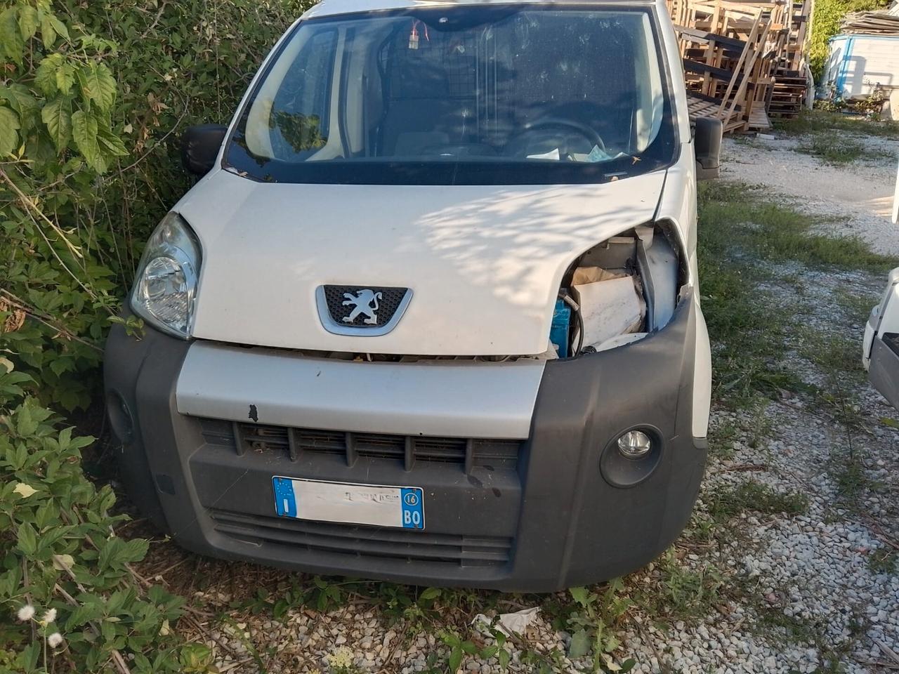 Peugeot Bipper Tepee 1.3 HDi 80 con motore non buono