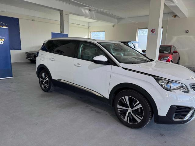PEUGEOT 5008 BlueHDi 130 S&S Allure