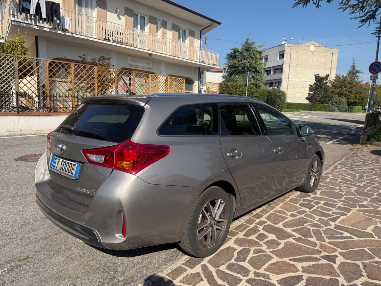 Toyota Auris Touring Sports 1.8 Hybrid Lounge