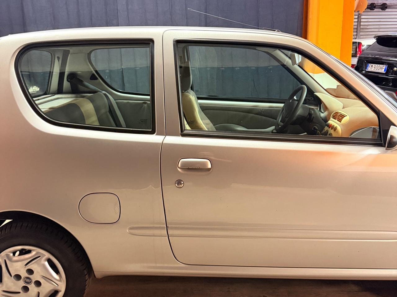STUPENDA FIAT 600 CON SOLI 65.702 KM