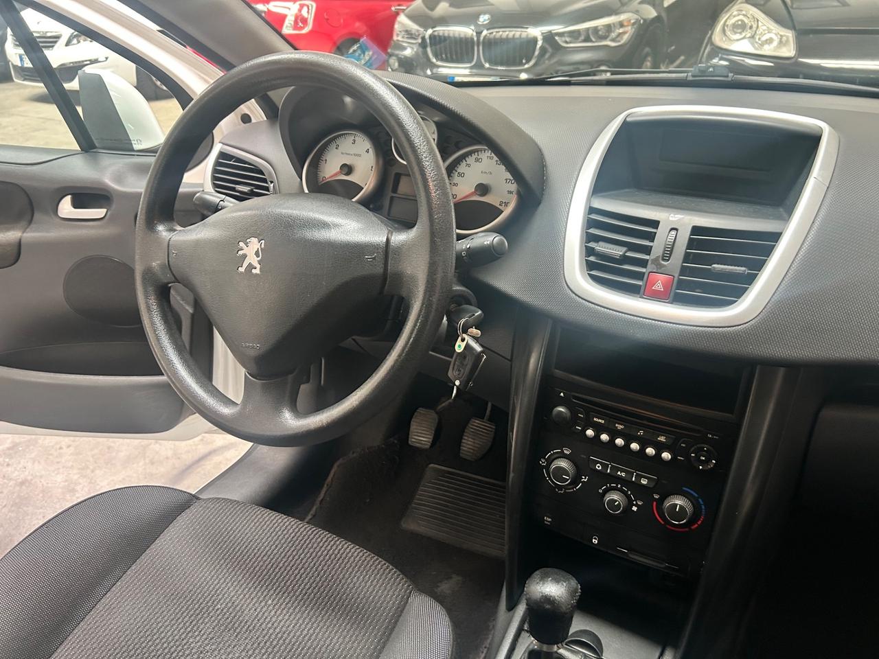Peugeot 207 1400 hdi 60 cv neopatentati