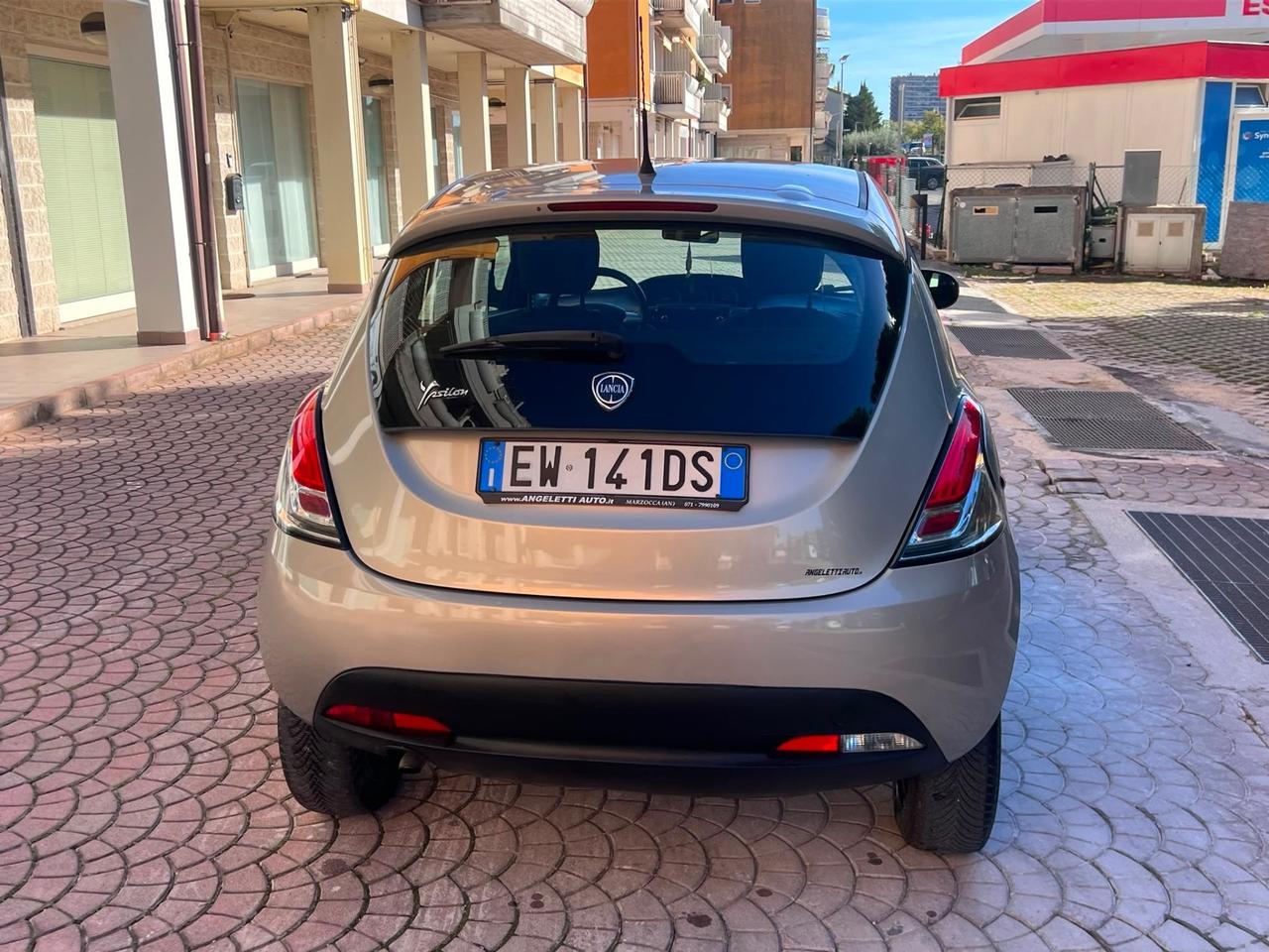 Lancia Ypsilon 0.9 TwinAir 85 CV 5 porte Metano Ecochic Gold