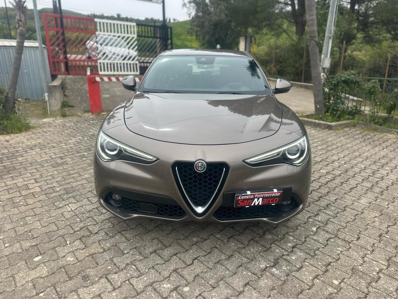 Alfa Romeo Stelvio 2.2 Turbodiesel 210 CV AT8 Q4 Executive