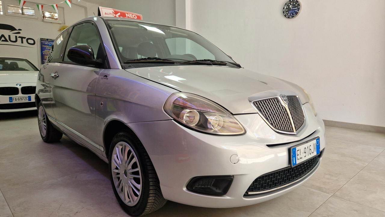 Lancia Ypsilon 1.2 69 CV Unyca
