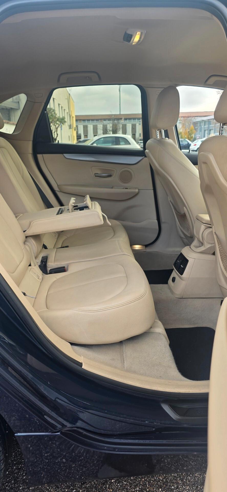 Bmw 216d Tourer Luxury neopatentati euro6b