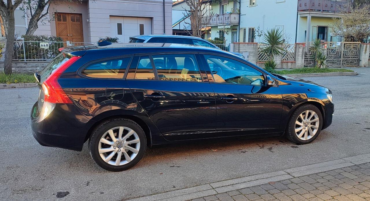 Volvo V60 D3 Geartronic Momentum