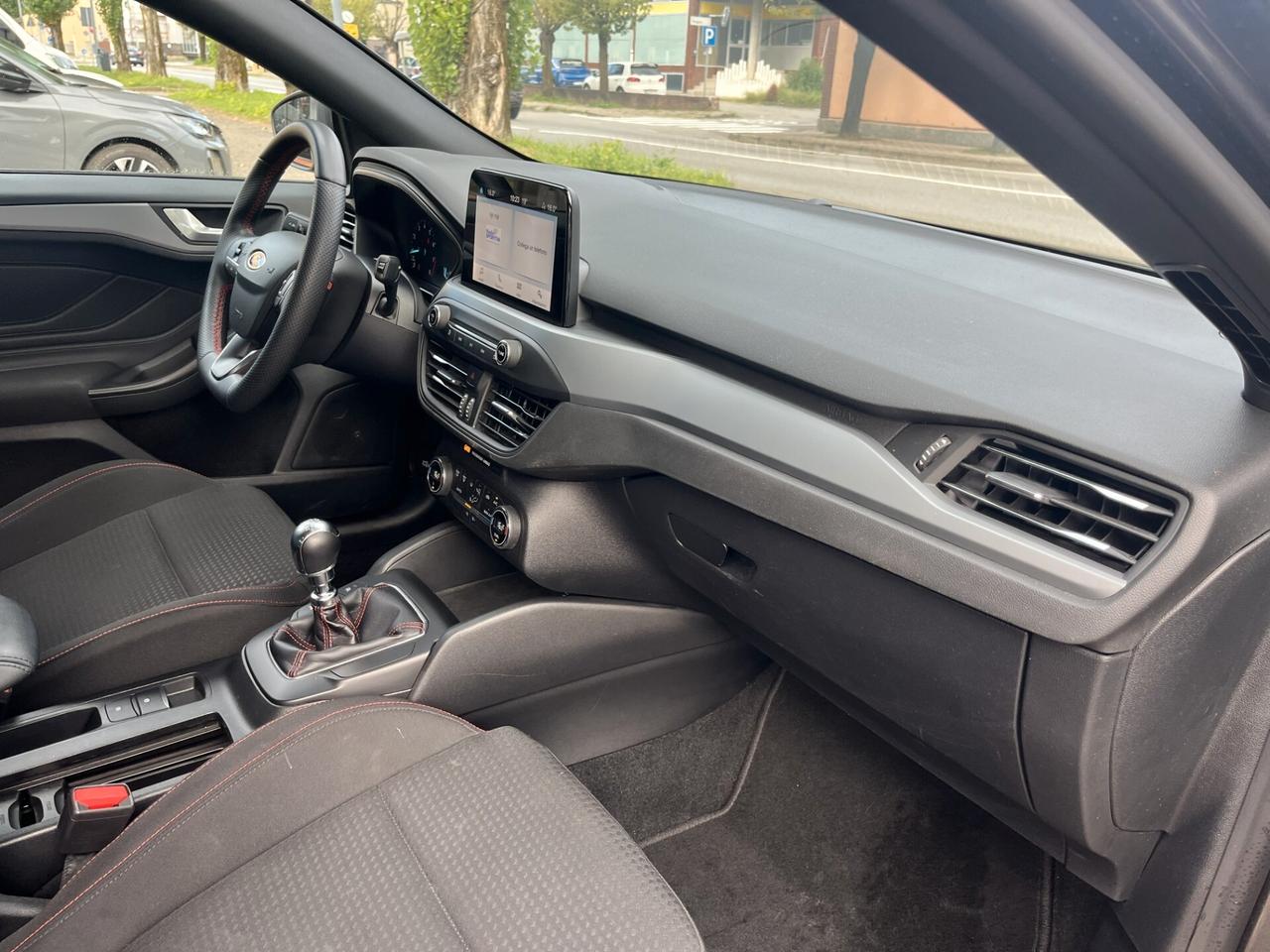 Ford Focus 1.0 EcoBoost Hybrid 125cv 5p ST-Line