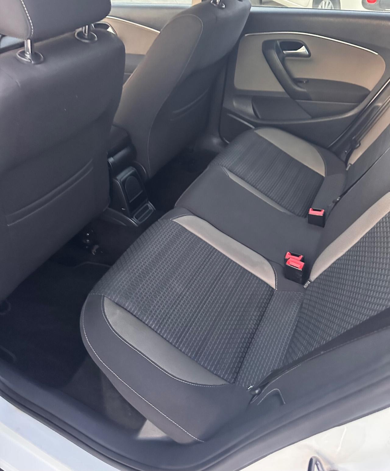 Volkswagen Polo CROSS 1.4 TDI 90 CV 5p. Highline BlueM
