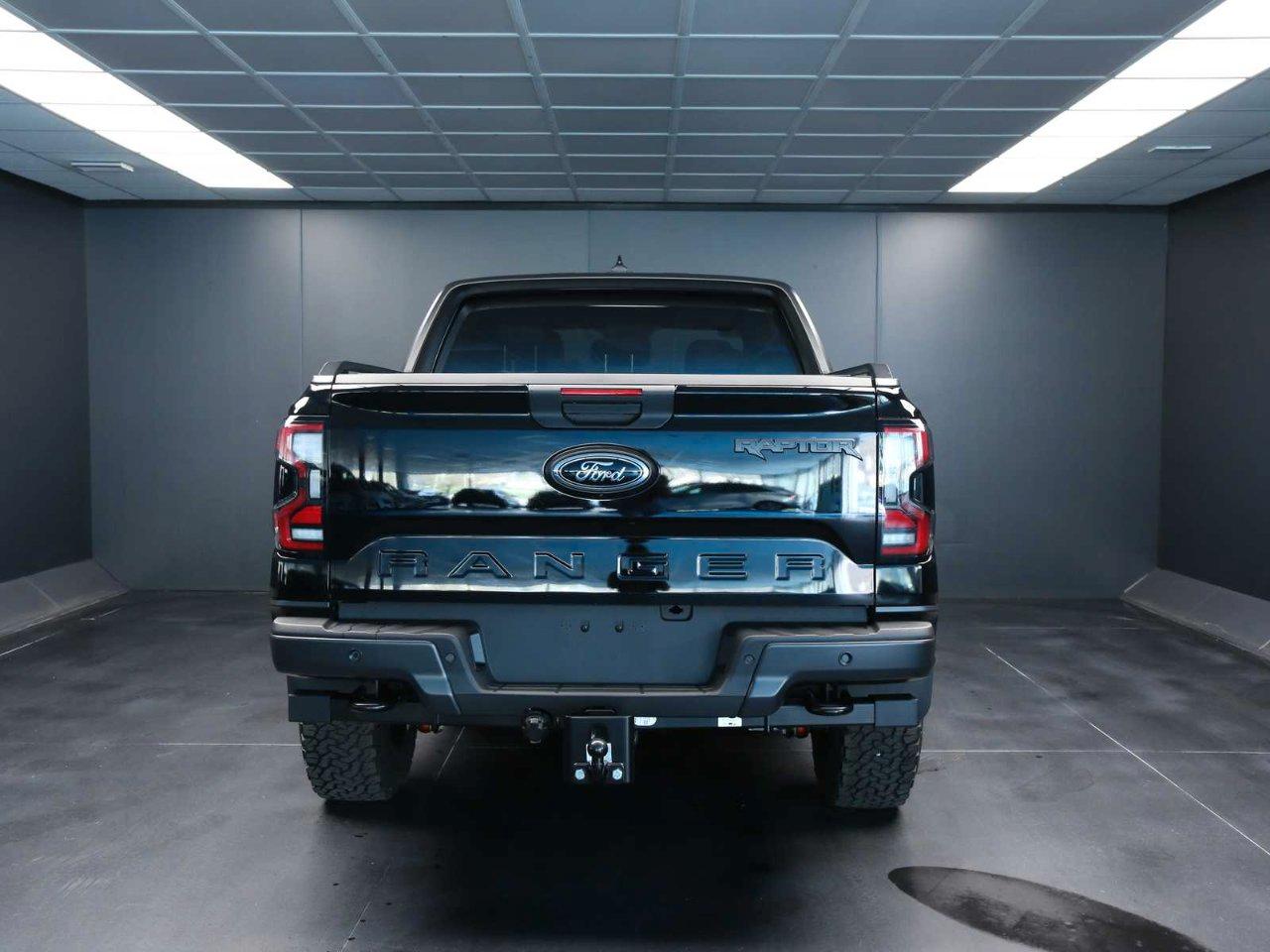 Ford Ranger Raptor 2.0 ecoblue 210cv auto pronto disponibile con due versione di colori
