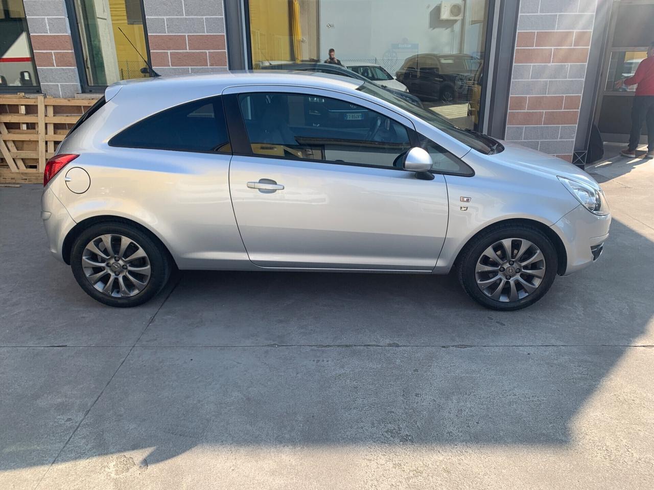 Opel Corsa 1.3 CDTI 75CV