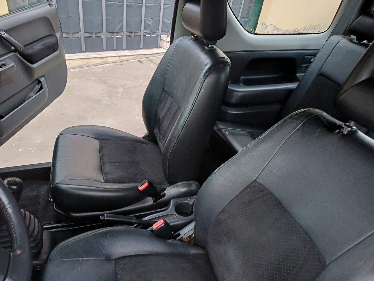 Suzuki Jimny 1.3i 16V cat 4WD JLX