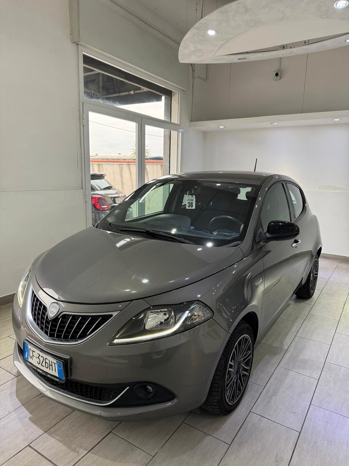 Lancia Ypsilon 1.0 FireFly 5 porte S&S Hybrid Ecochic Gold