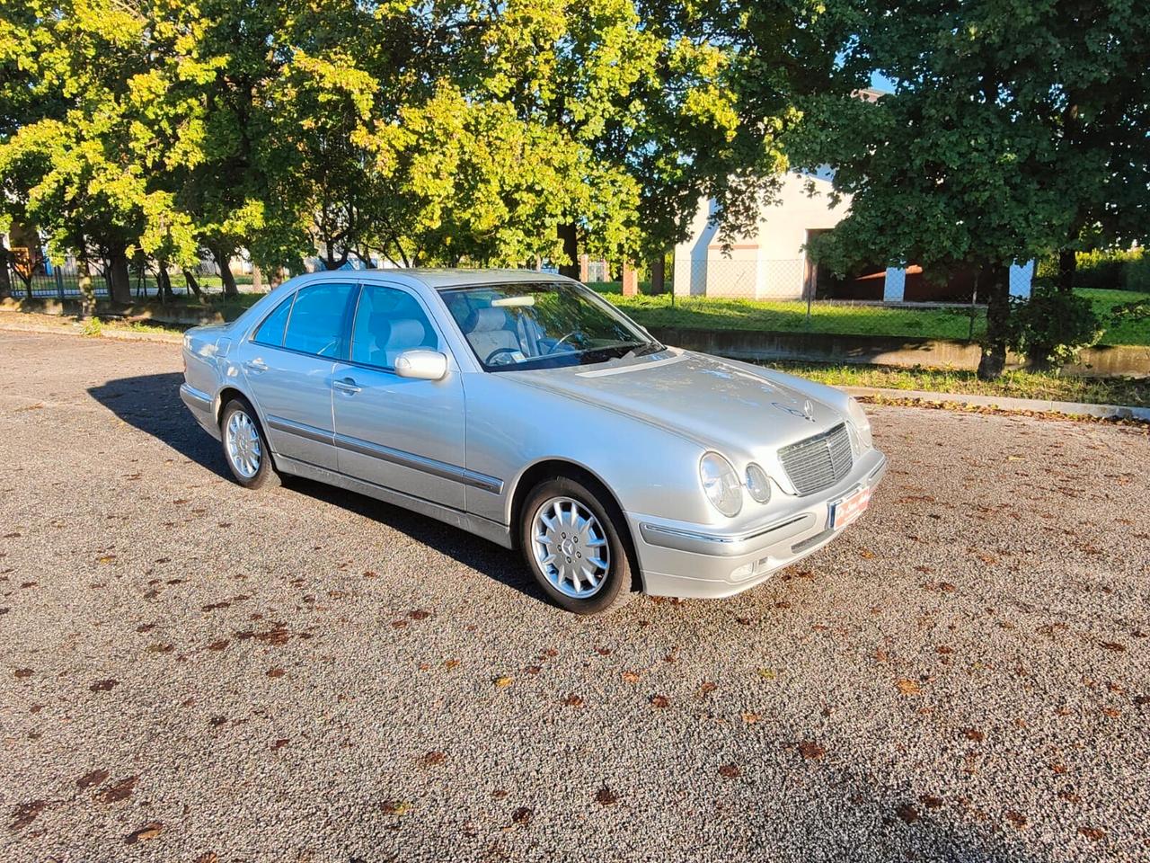 Mercedes-benz E 200 E 200 Kompressor cat Elegance