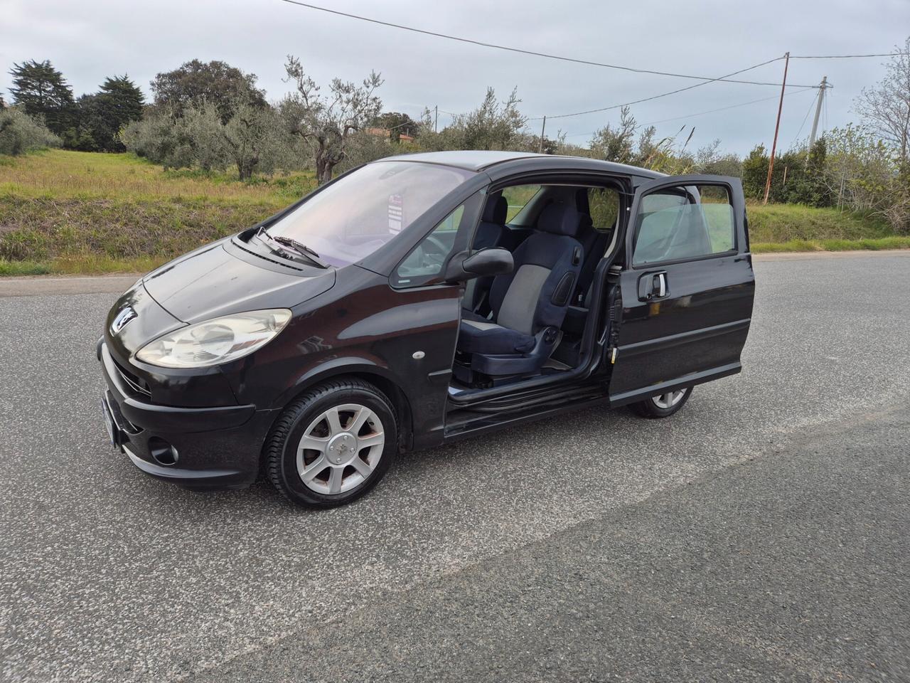 Peugeot 1007 1.4 Happy