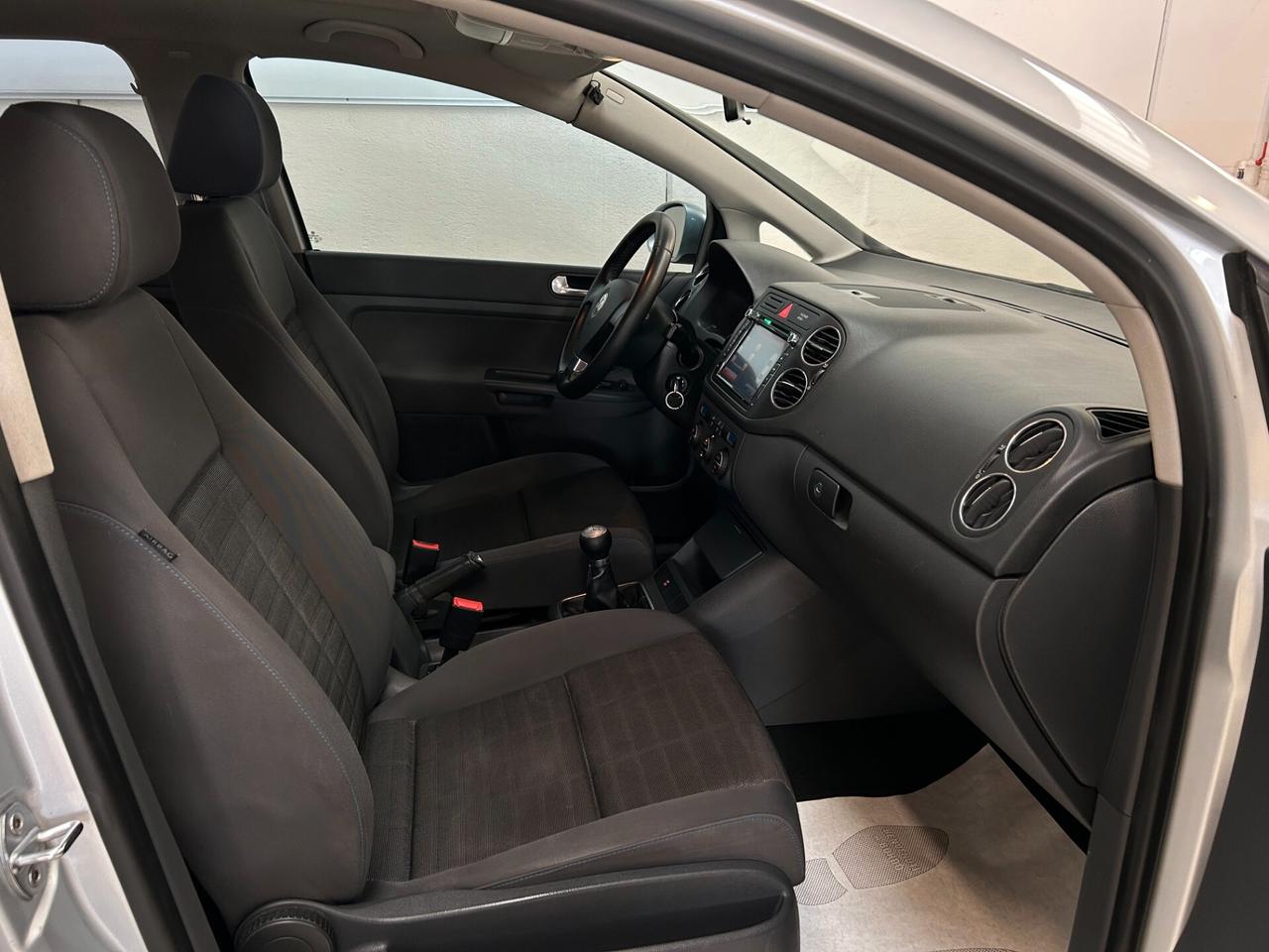 Volkswagen Golf Plus Comfortline 1.6-Ok Neopatent-Dettagli in Bio