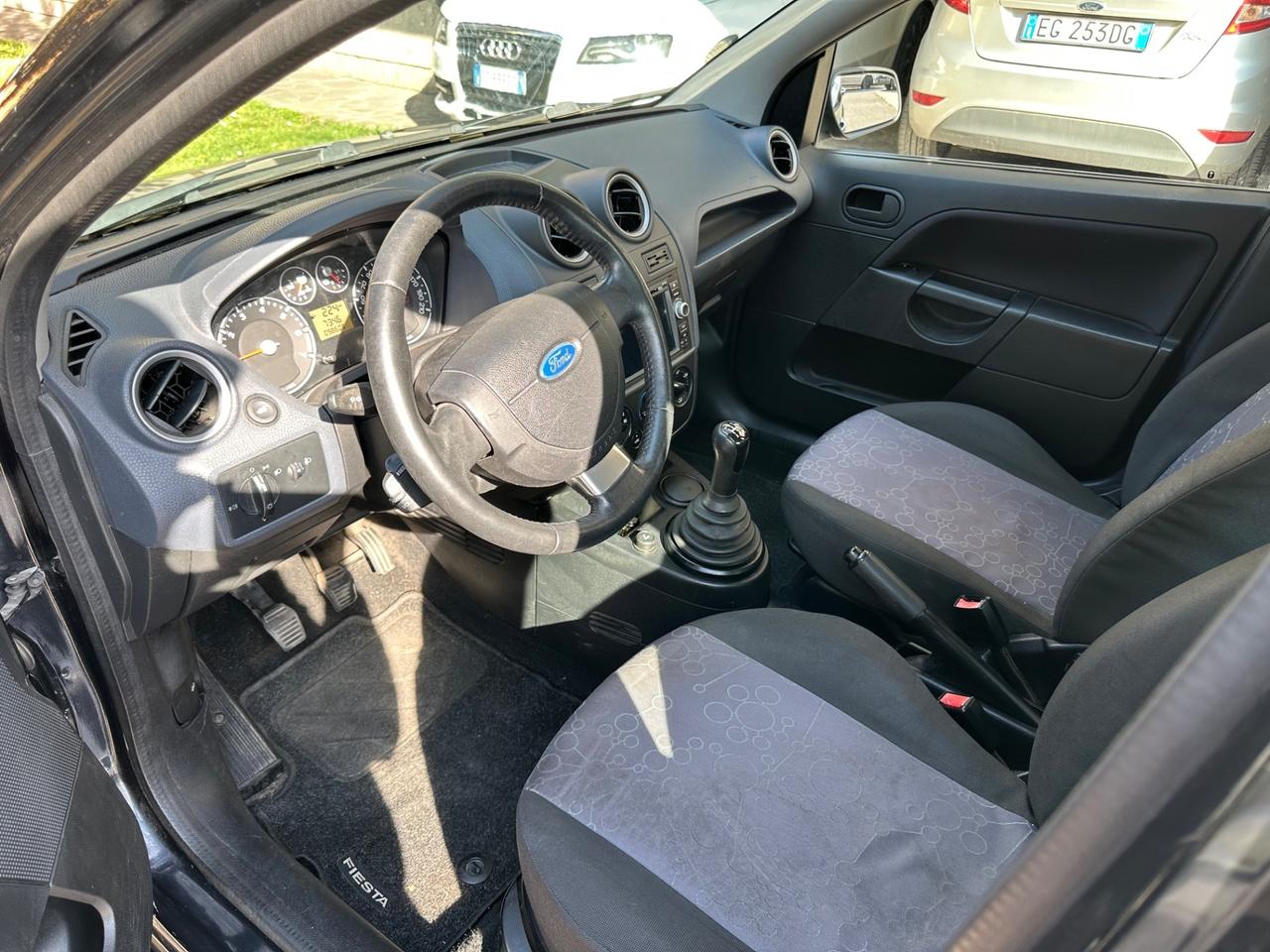 Ford Fiesta 1.2 16V 5p. Ghia