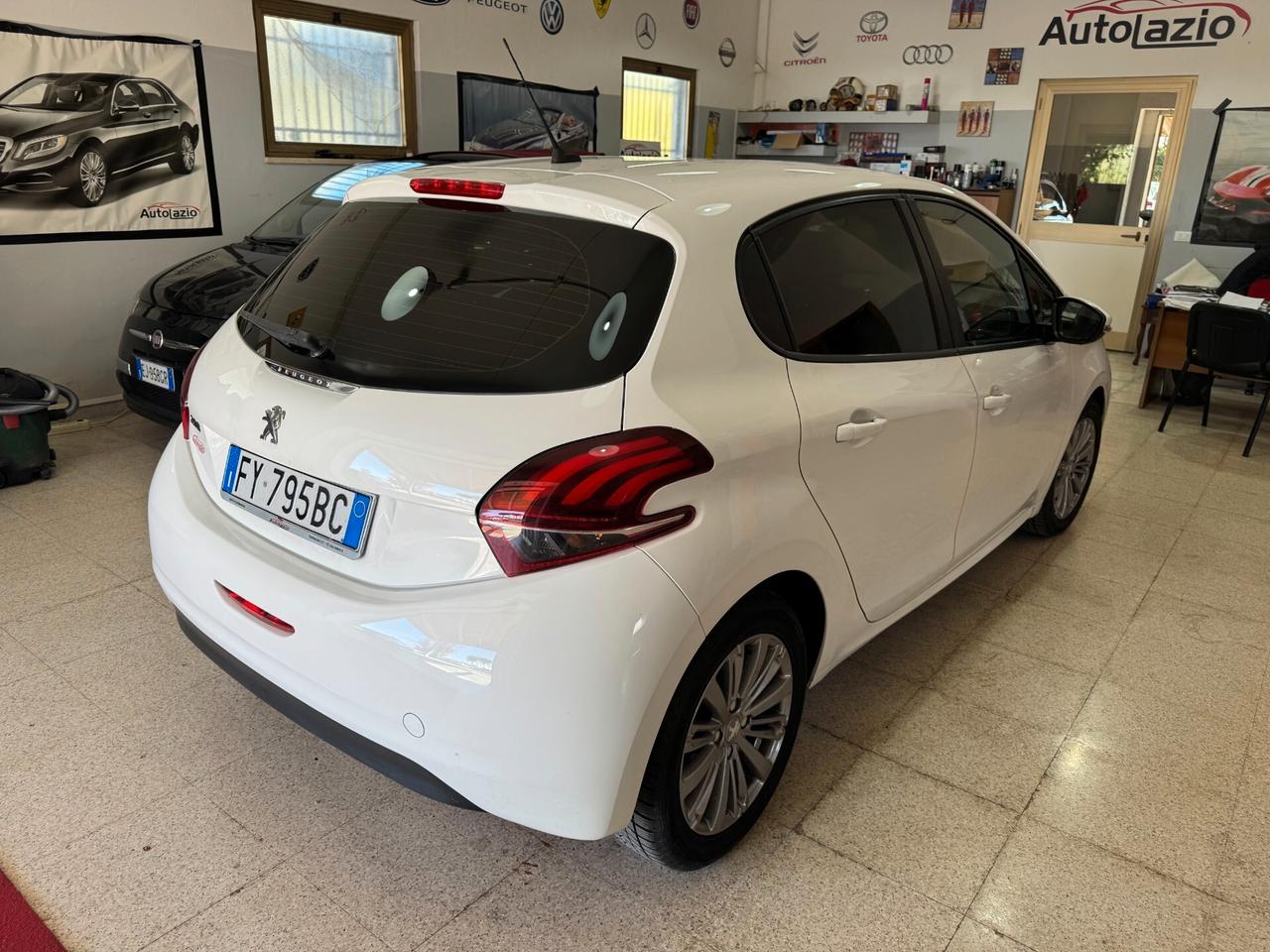 Peugeot 208 1.5 dci BlueHDi 100 cv. Allure OK NEOPATENTATI