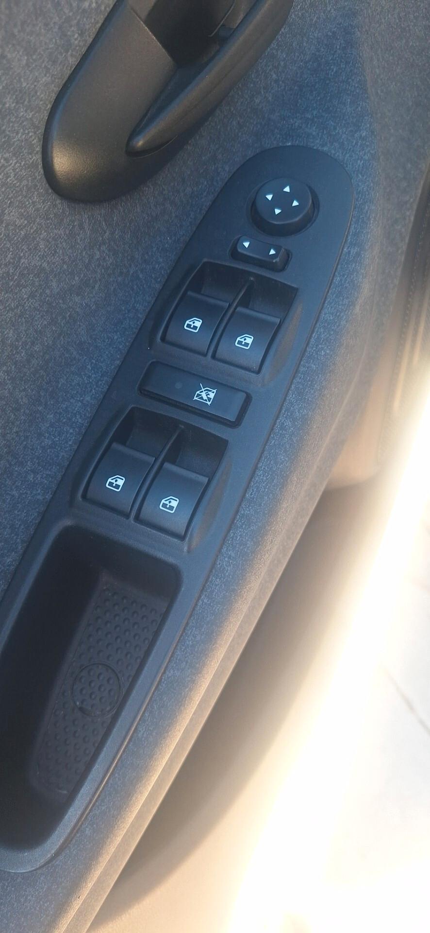 Lancia Ypsilon 1.0 FireFly 5 porte S&S Hybrid Silver Plus