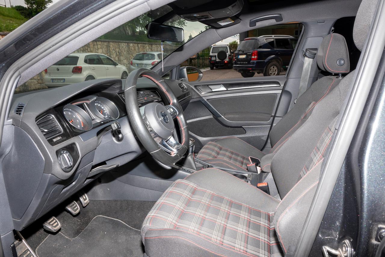 VW Golf GTI VII 2.0 TSI 220CV 5p GANCIO