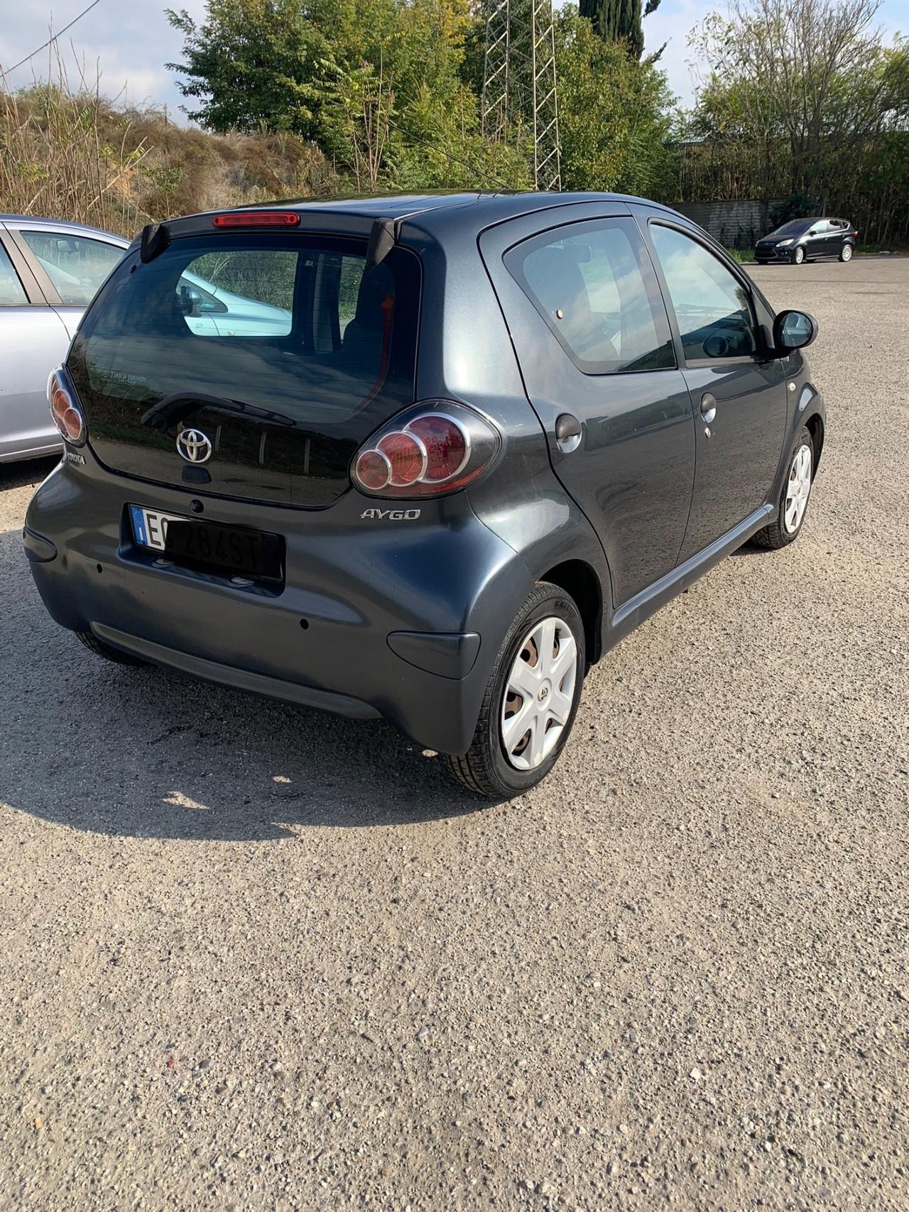 Toyota Aygo 1.0 12V VVT-i 5 porte Deep Ocean Connect