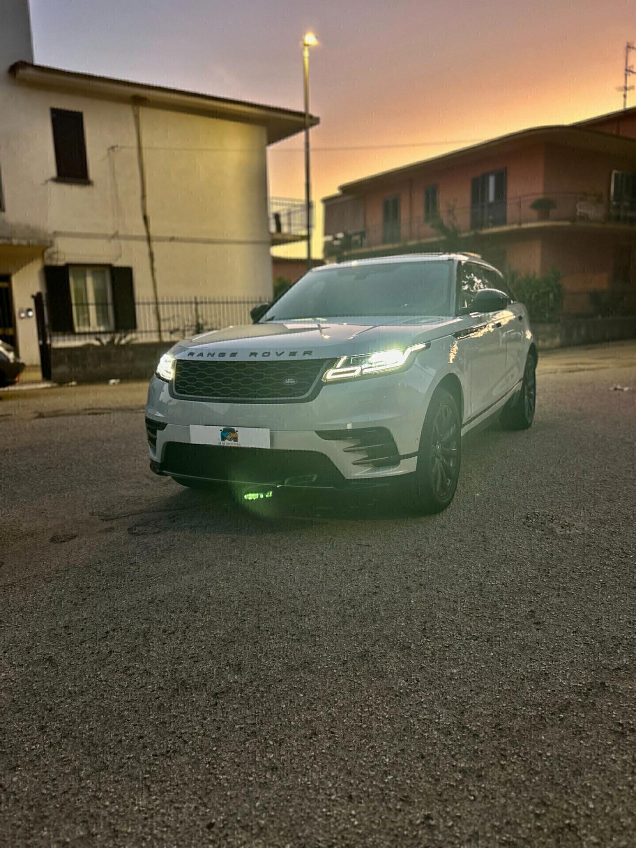 Range Rover Velar 2.0D 180 CV R-Dynamic SE tetto panoramico