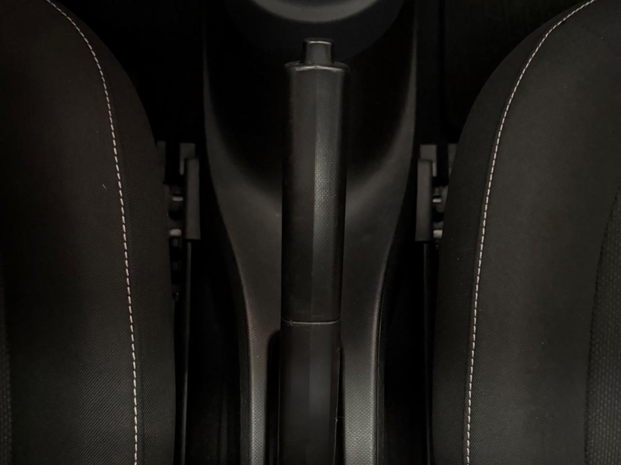 BELLISSIMA SMART FORTWO ADATTA A NEOPATENTATI CON TETTO PANORAMICO CON SOLI 69.625 KM