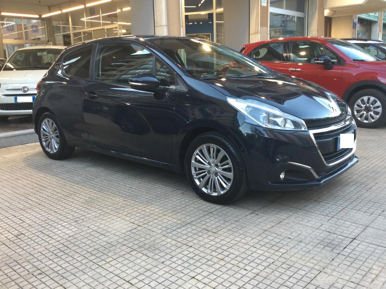 Peugeot 208 PureTech 82 3 porte Allure