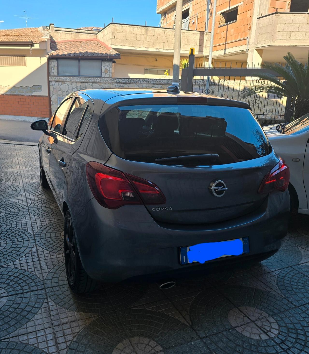 Opel Corsa 1.2 Coupé b-Color
