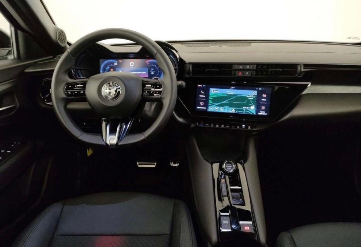 Alfa Romeo Junior 1.2 145 CV Hybrid eDCT6 Ti AUTO A NOLEGGIO