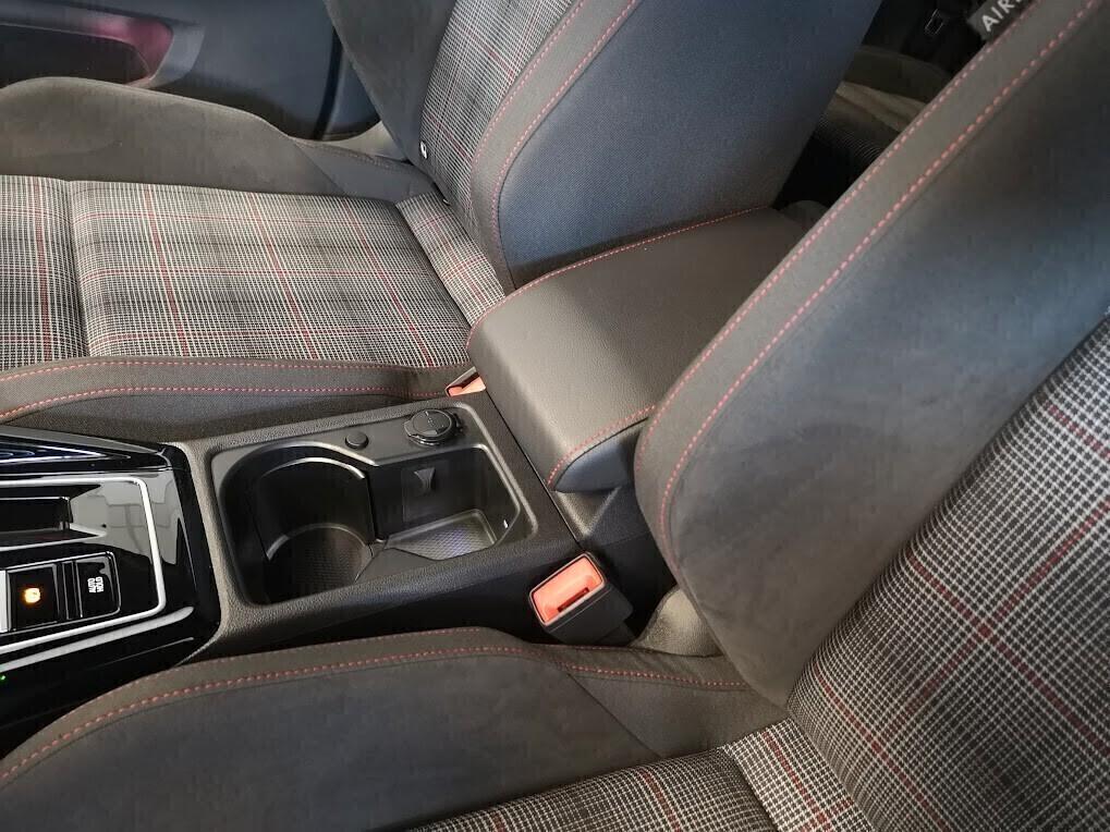 Volkswagen Golf GTI 2.0 TSI DSG