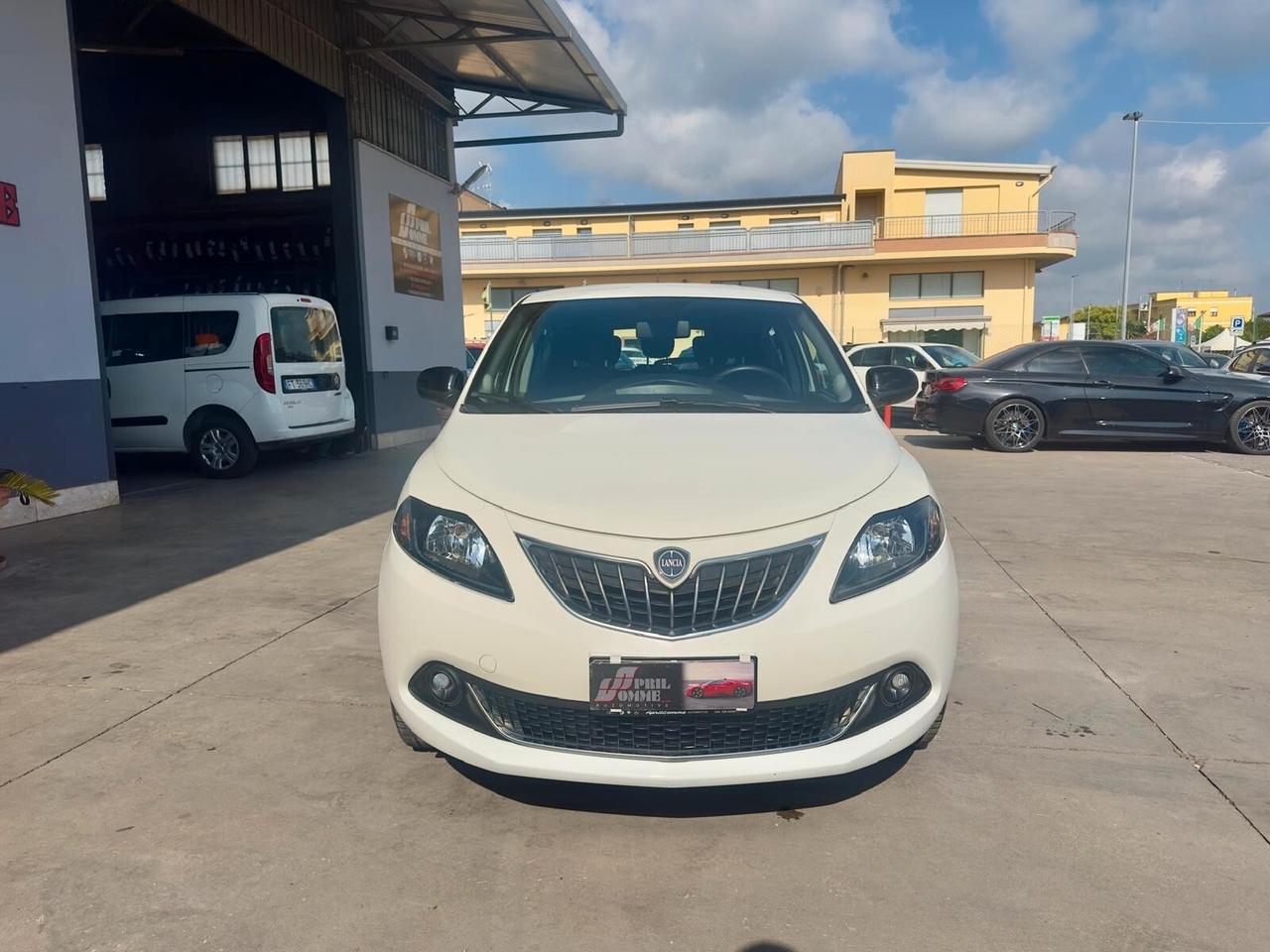 Lancia Ypsilon 1.0 FireFly 5 porte S&S Hybrid Silver PREZZO PROMO