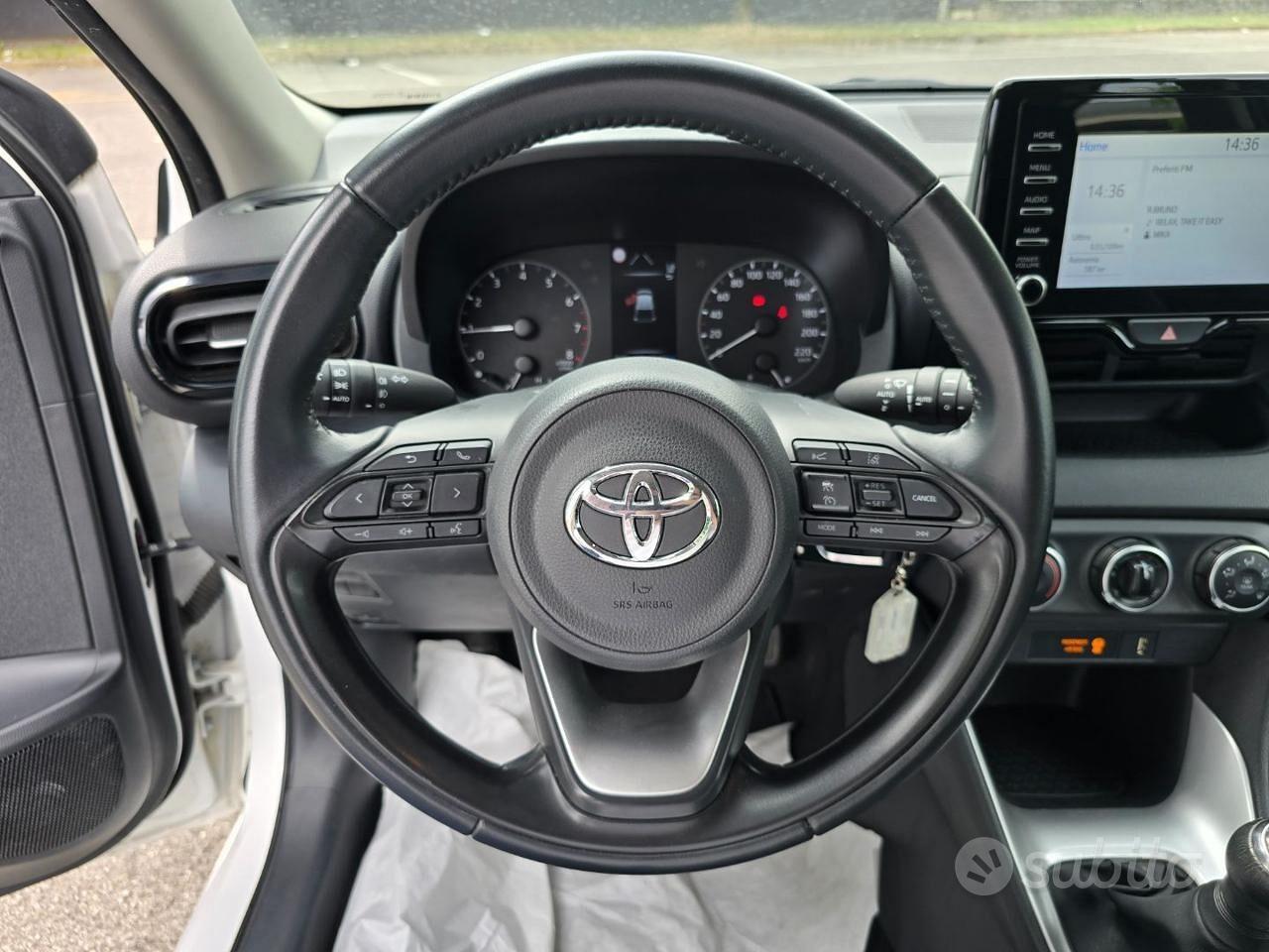 TOYOTA Yaris 1.0 5 porte Active