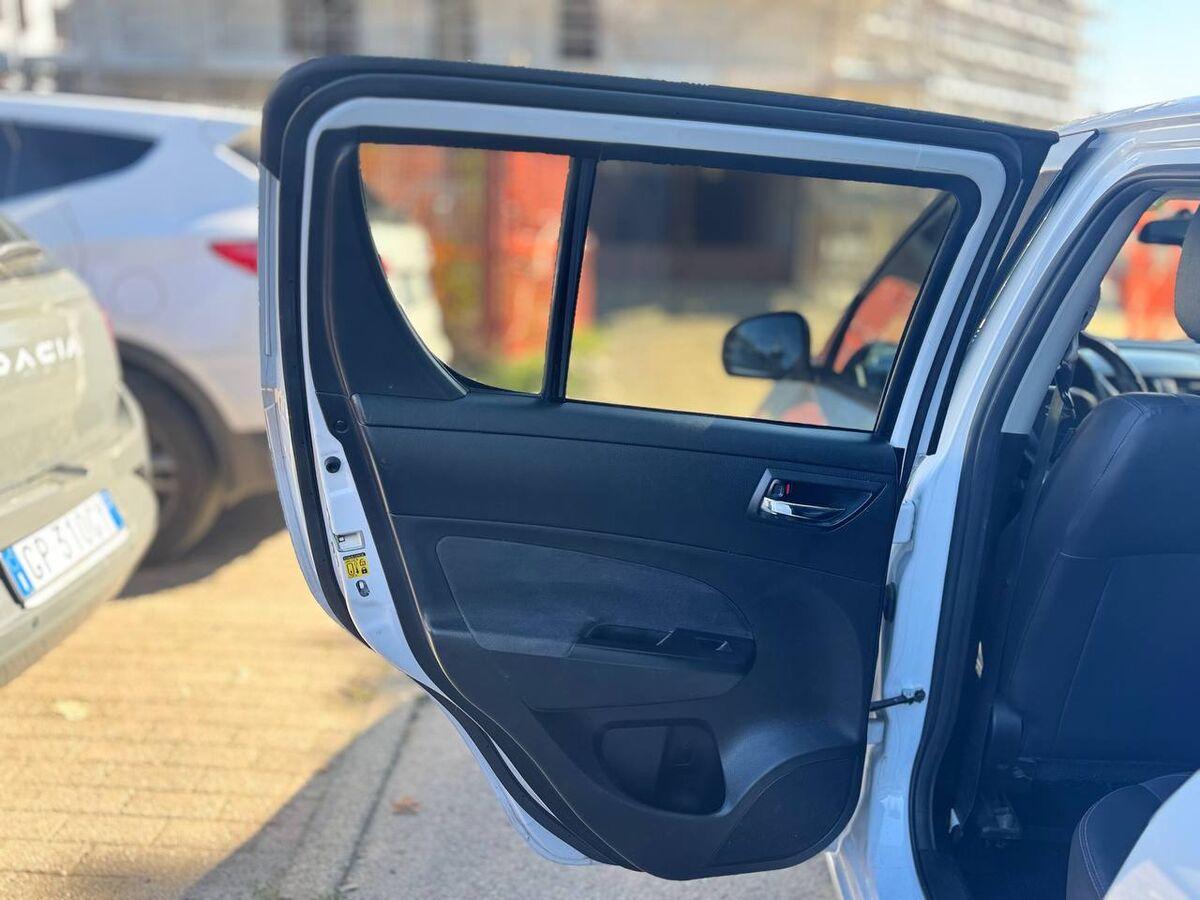 Suzuki Swift 5 Porte Swift 1.2 dualjet B-Top Snow s&s 4wd 5p E6