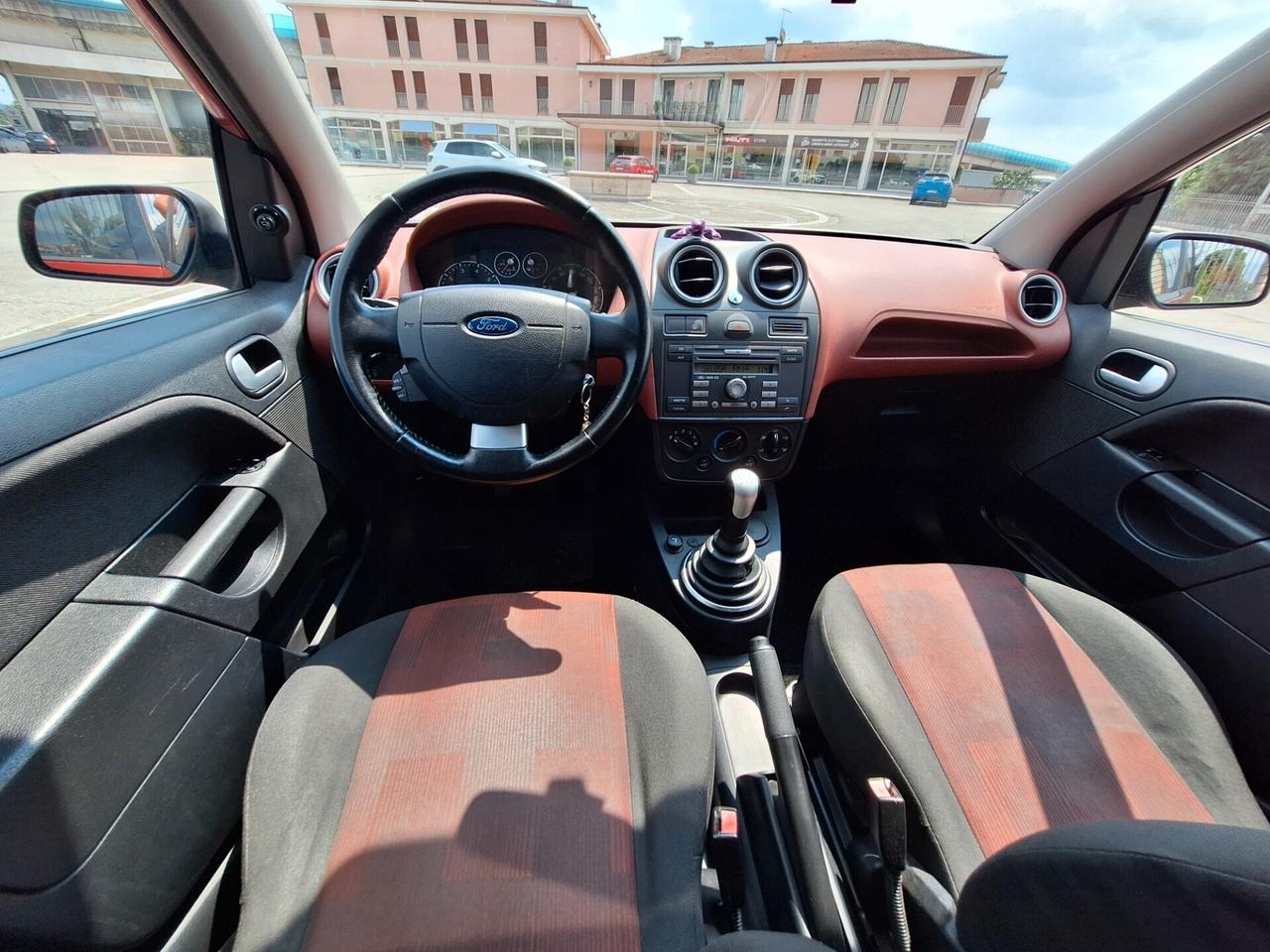 Ford Fiesta 1.2 16V 5p. Ghia