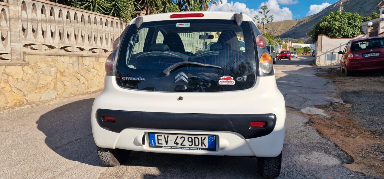 Citroen C1 1.0 3p. Van Attraction