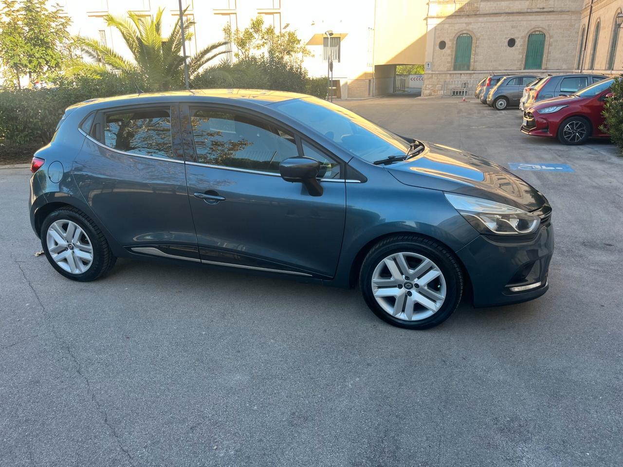 Renault Clio dCi 8V 90CV EDC Start&Stop 5 porte Energy Intens