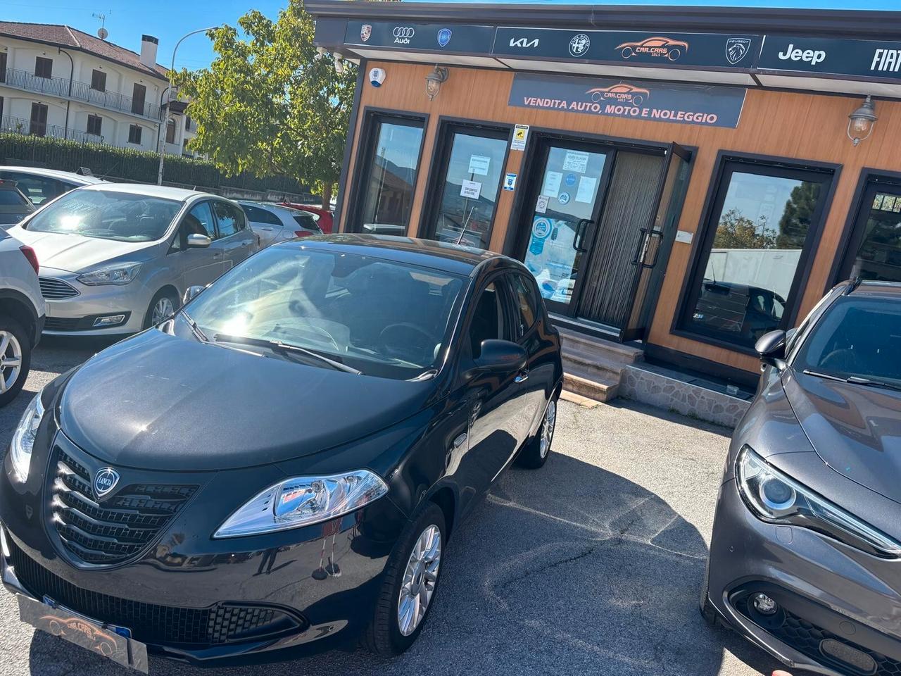 Lancia Ypsilon 1.2 69 CV 5 porte S&S Gold