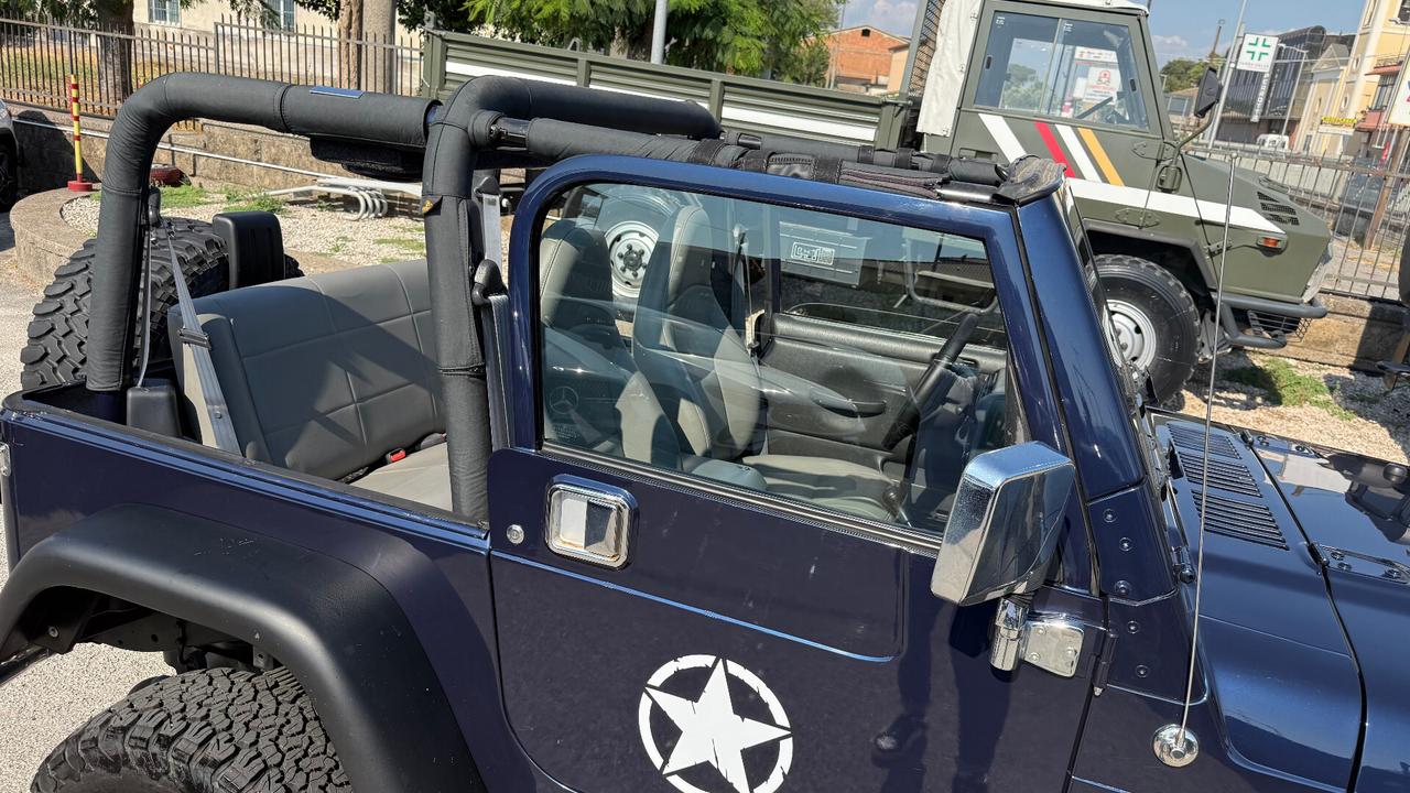 Jeep Wrangler 2.5 cat Soft top (EU)