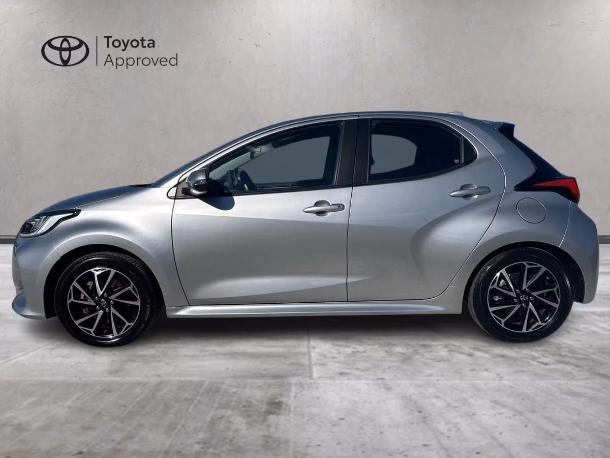 TOYOTA Yaris 4ª serie - Yaris 1.5 Hybrid 5 porte Trend